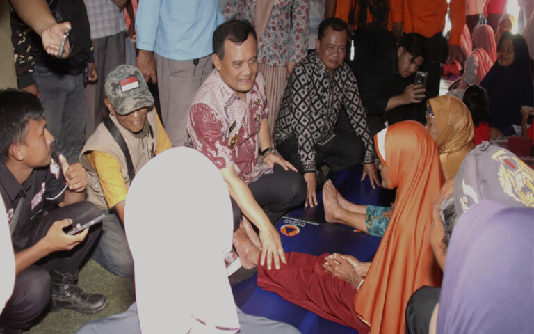 Luthfi Kucurkan Rp2 Miliar Untuk Bantuan Hunian Tetap Bagi Korban Tanah Bergerak Sirampog Brebes