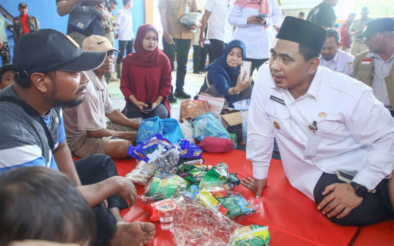 Tinjau Banjir Grobogan, Taj Yasin Salurkan Bantuan Senilai Rp253 Juta