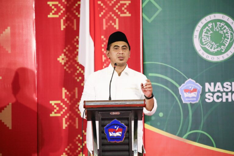 Taj Yasin Minta Percepat Sertifikasi Tanah Wakaf
