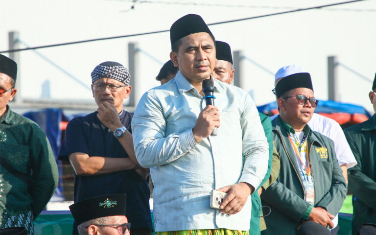 Taj Yasin Bersama Warga Gelar Isghosah Di Jalur Pantura Sayung