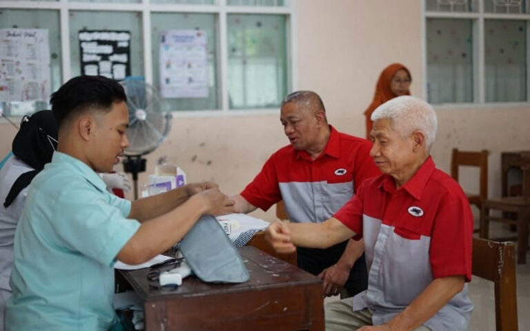 JNE Gelar CSR Donor Darah dan Pemeriksaan Kesehatan Gratis