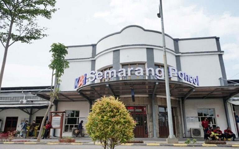 Stasiun Semarang Tawang dan Poncol Ikon Sejarah Perkeretaapian di Jateng