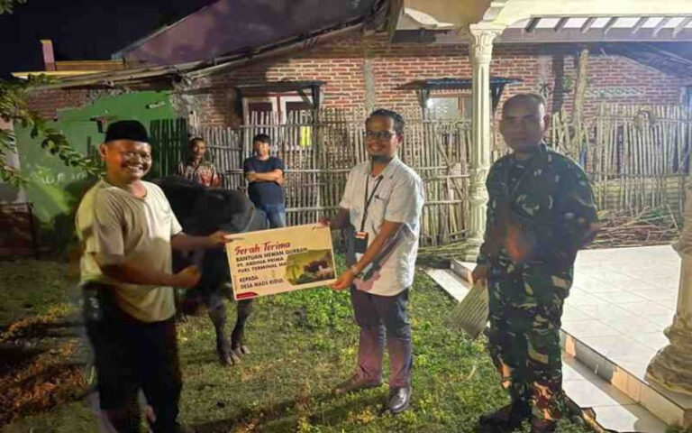 Pertamina Bagikan 12.000 Paket Daging Kurban Untuk Masyarakat