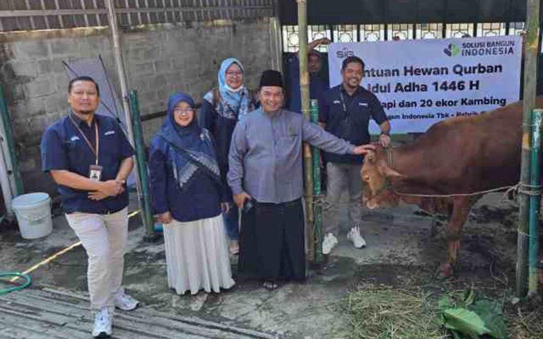 SIG Bagikan 237 Hewan Kurban di 20 Provinsi