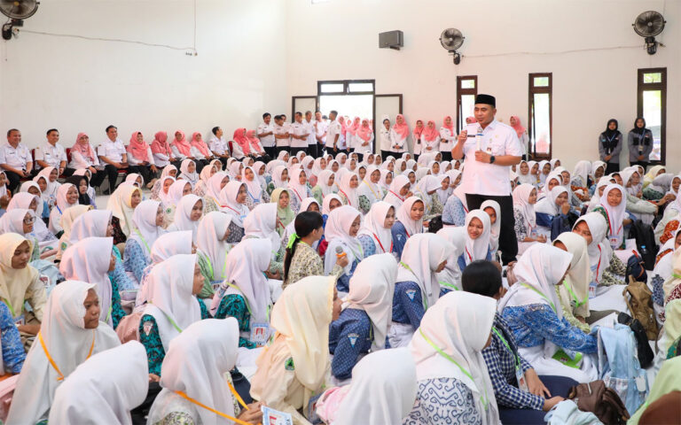 Sediakan Layanan Speling, Taj Yasin Tinjau MPLS SMK Negeri 1 Kudus