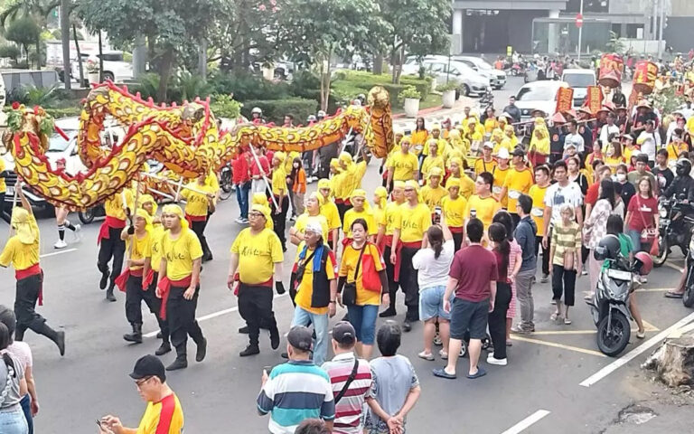 Ribuan Warga Tionghoa Ikuti Kirab Cheng Ho