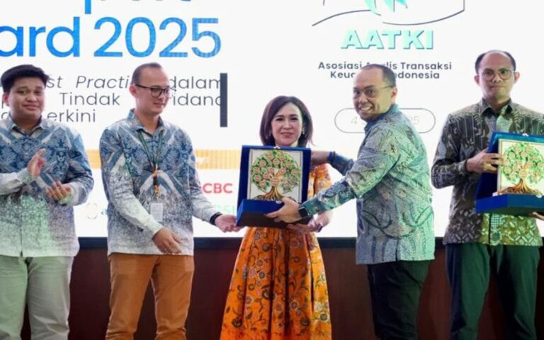 Danamon Raih Penghargaan Best Report Awards 2025 Dari PPATK dan AATKI