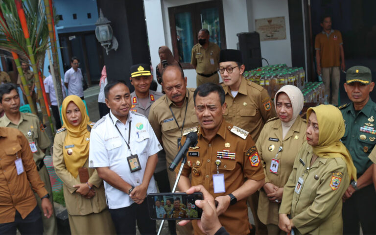 Luthfi Tegaskan Jangan Coba-Coba Timbun Bahan Pokok Penting