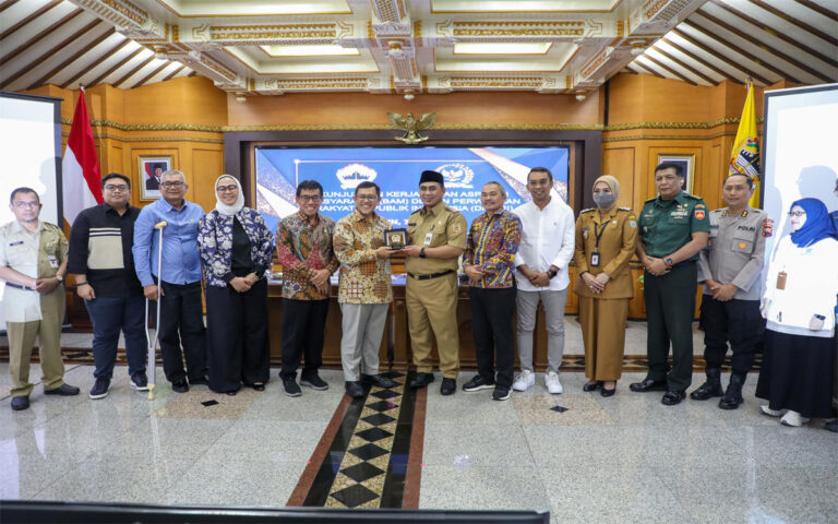 Pemprov Jateng Bebaskan Pungutan SMA, SMK, dan SLB Negeri