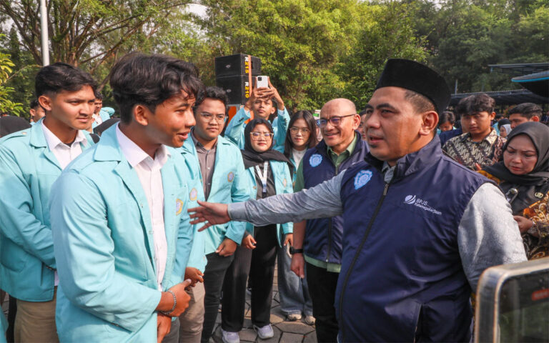 Pemprov Jateng Bersama UNS Lepas 3.800 Mahasiswa Jalani KKN Tematik