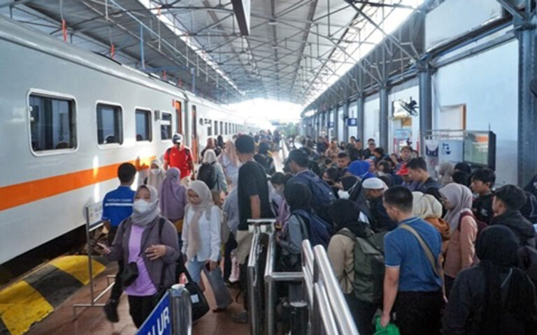 Rayakan HUT ke-80, KAI Beri Diskon Tiket 20%