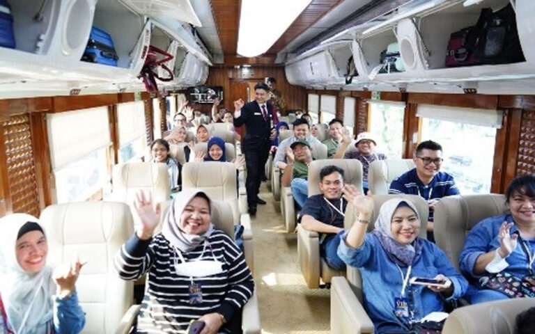 Meriahkan HUT RI, KAI Wisata Hadirkan Promo Spesial August Ride With Pride