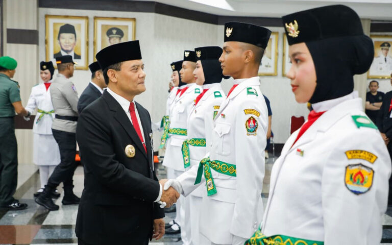 Luthfi Kukuhkan Paskibraka Jateng 2025