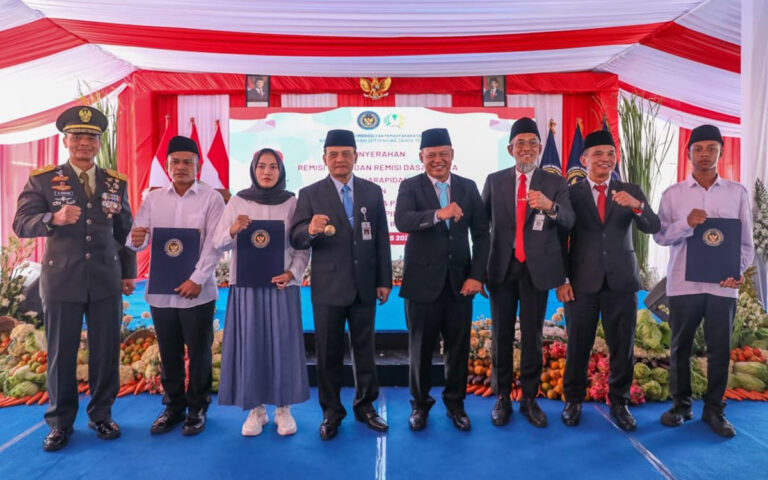 HUT ke-80 RI, Gubernur Jateng Serahkan Remisi Bagi 8.737 Napi Binaan