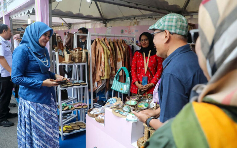 Dari Bahan Daur Ulang, Produk UMKM Lokal Tembus Pasar Global