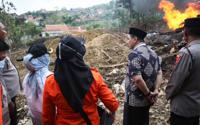 Pemprov Jateng Salurkan Bantuan Untuk Korban Kebakaran Sumur Minyak Blora