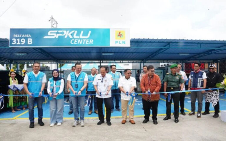 PLN Resmi Operasikan SPKLU Center di Jalur Tol Trans-Jawa