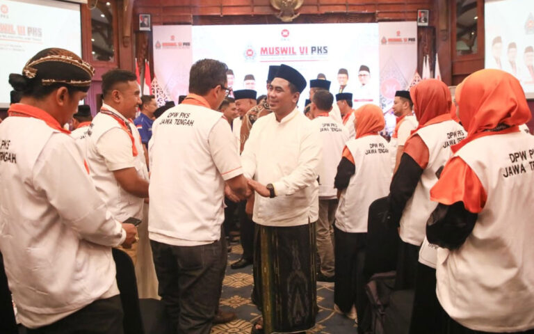 Taj Yasin Minta DPRD Ikut Kawal Rencana Anggaran Insentif Guru Agama