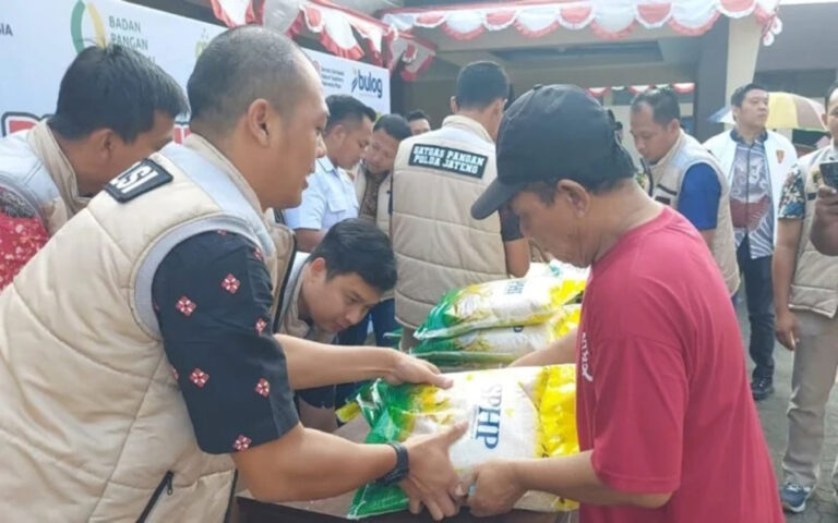 Polda Jateng Bersama Bulog Gelar Gerakan Pangan Murah