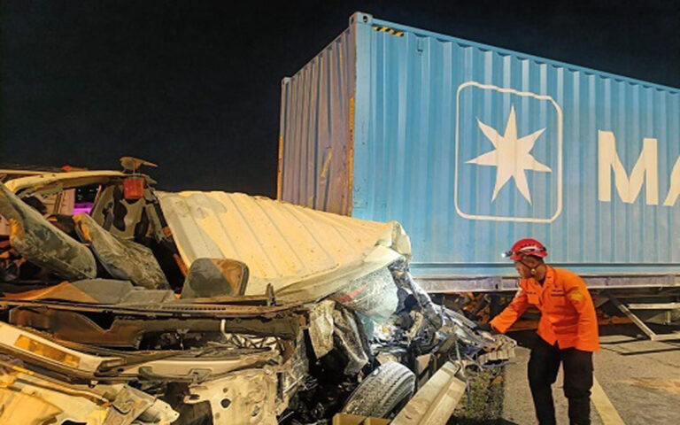 Kecelakaan Karambol di Tol Semarang Libatkan 6 Kendaraan