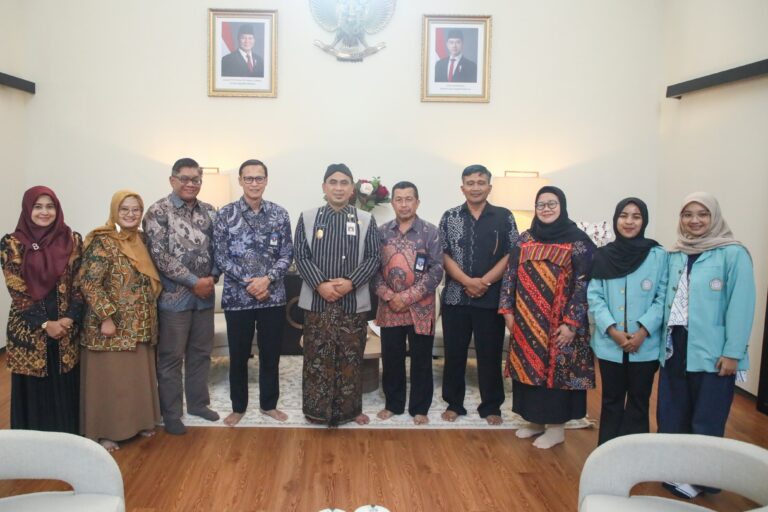 Pemprov Jateng Dampingi UNS Hidupkan Kembali Jejak Sejarah Keris