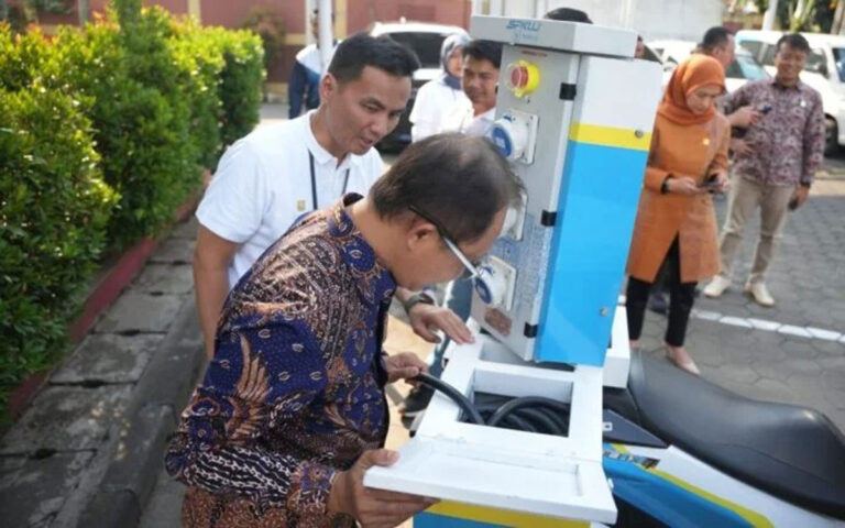 Peringati HPN, PLN Resmikan ‘Go Charge’ di PLN UP3 Salatiga
