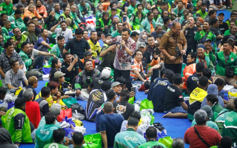 Luthfi Gratiskan Biaya SIM Mati Driver Ojol