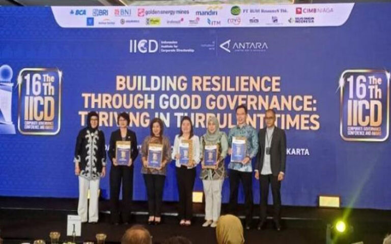 Sido Muncul Kembali Berhasil Raih Penggargaan Dari IICD