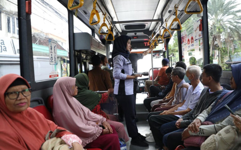 Pilihan Bayar Nontunai BRT Trans Jateng Makin Bervariasi