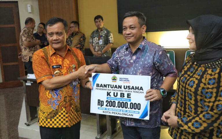 Pemprov Jateng Salurkan Bantuan Rp61 Miliar Untuk Pemkot Pekalongan
