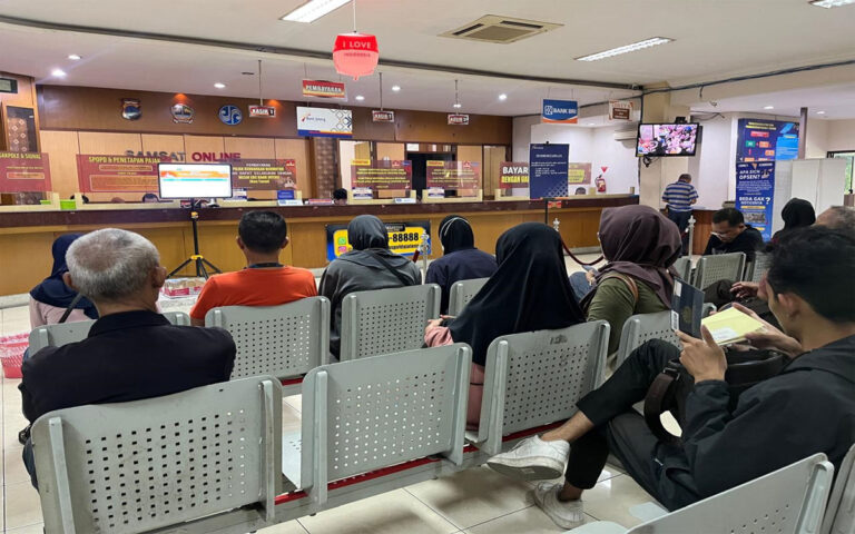 Pelayanan Publik Tetap Maksimal, Warga Antusias Bayar Pajak