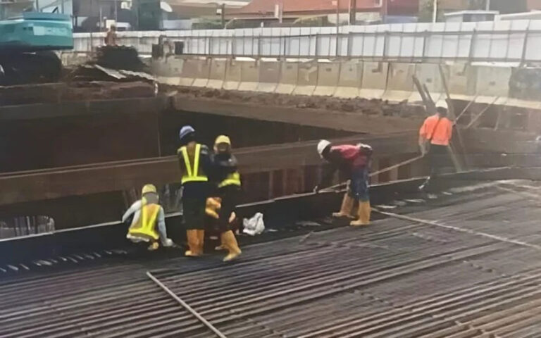 SIG Memperkokoh Perusahaan Lewat Pasokan Semen Untuk LRT Jakarta