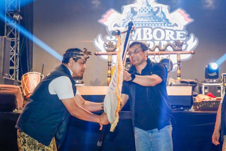Luthfi Dikukuhkan Sebagai Bapak Komite Pecinta Alam Indonesia