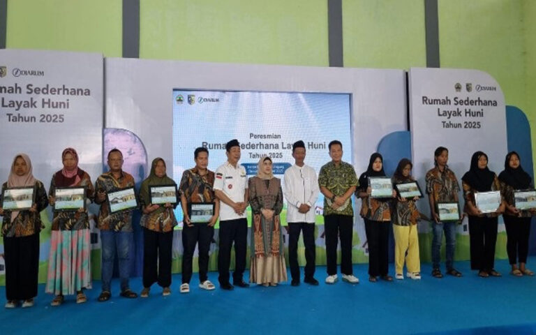 PT Djarum Salurkan Bantuan Pembangunan 10 RSLH di Demak