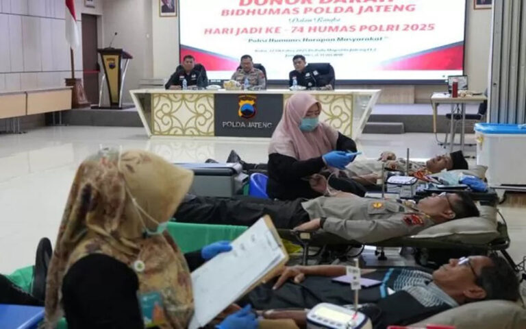 Peringati HUT ke-74 Humas Polri, Bidhumas Polda Jateng Gelar Donor