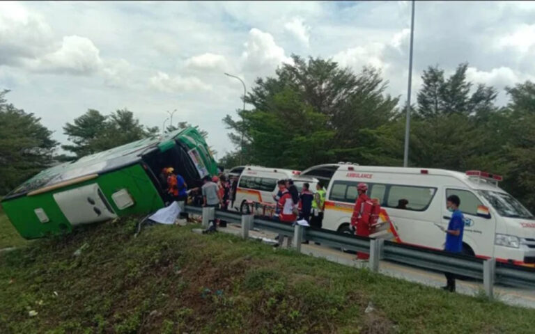 Kecelakaan Bus Rombongan Warga Bendan Ngisor Akibatkan 4 Orang Meninggal