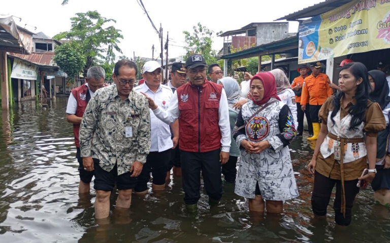 Mensos RI Kucurkan Bantuan Rp4 Miliar Untuk Wilayah Terdampak Banjir