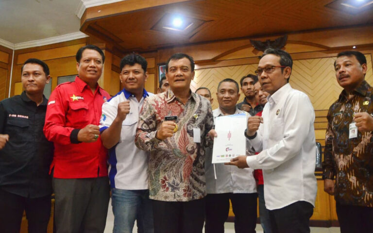 Luthfi Serap Aspirasi Tentang Upah Minimum Jateng
