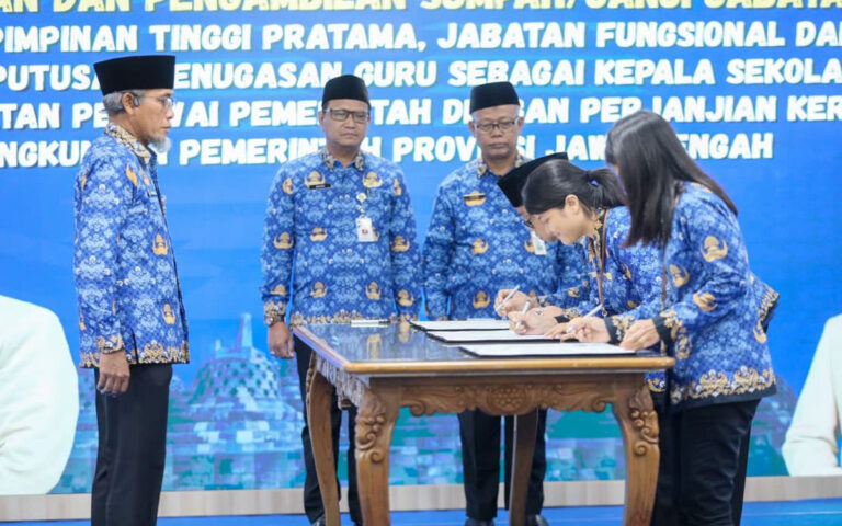Lantik Pejabat Baru, Sekda Jateng Tekankan Integritas