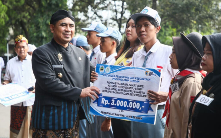 Pemprov Jateng Beri Perhatian Penuh Untuk Guru Non ASN dan Swasta