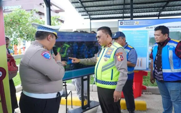 Jelang Libur Nataru, Kakorlantas Cek Persiapan Exit Tol Prambanan