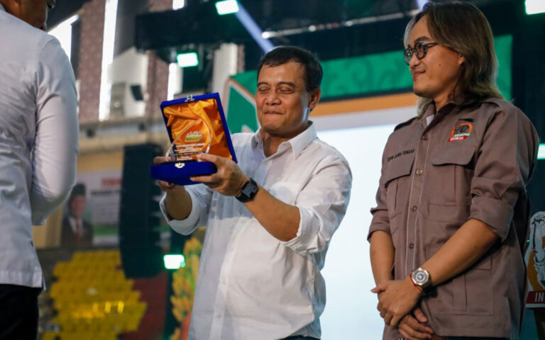 Jateng Surplus Padi, Luthfi Dinobatkan Sebagai Kepala Daerah Swasembada Pangan