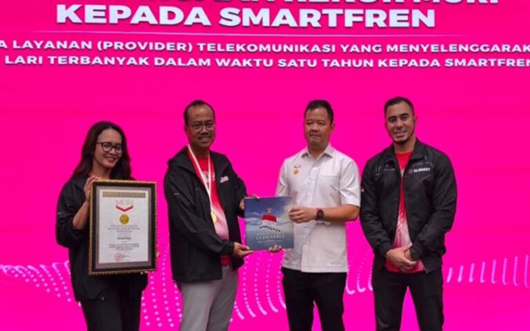 SMARTFREN Catat Rekor Nasional Sebagai Penyelenggara Ajang Lari Terbanyak