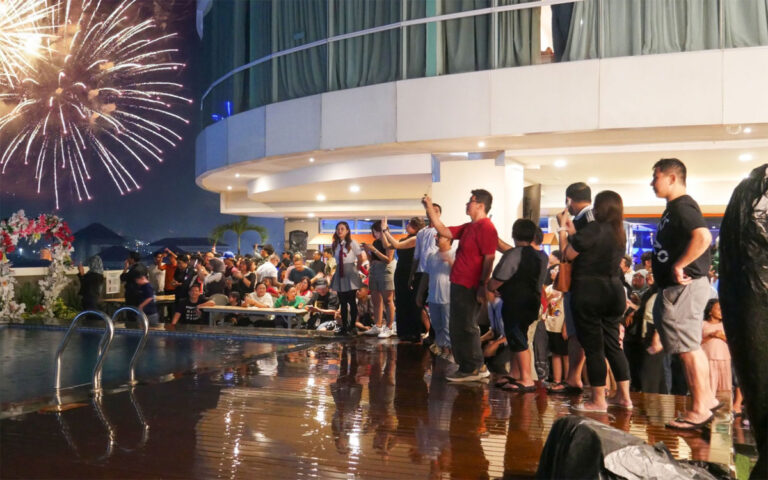 HARRIS Hotel Sentraland Ajak Para Tamu Rayakan Tahun Baru