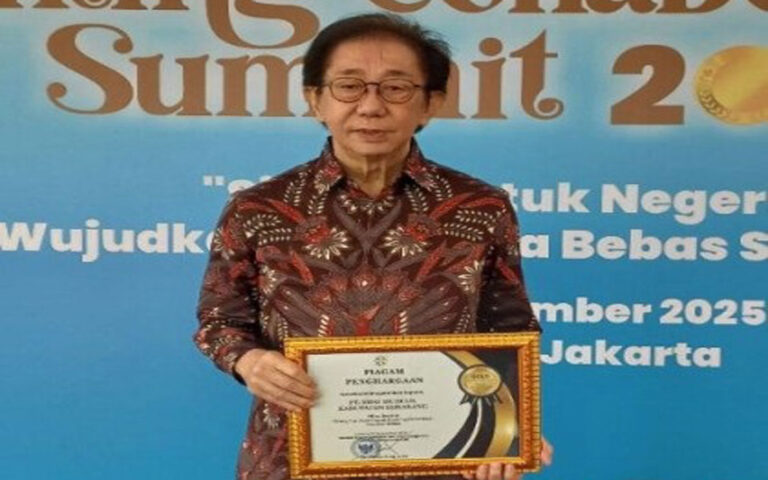 Sido Muncul Menerima Penghargaan GENTING Predikat Gold Dari Kementerian Kependudukan