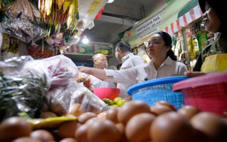 Jelang Nataru, Agustina Pastikan Harga Bahan Pokok Stabil dan Terkendali