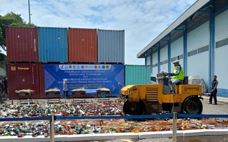 Bea Cukai Jateng–DIY Amankan Barang Bukti 129 Juta Batang Rokok Ilegal