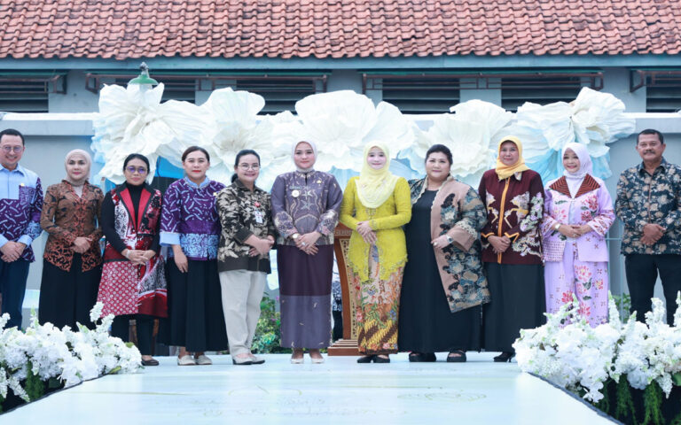 Nawal Dorong Warga Binaan Lapas Perempuan Semarang Jadi Pengrajin Batik Profesional