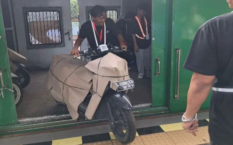 Sambut Libur Nataru, KAI Fasilitasi Angkutan Motor Gratis