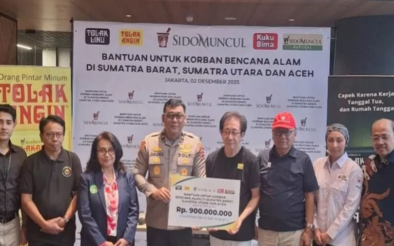 Sido Muncul Salurkan Bantuan Rp 900 Juta Untuk Korban Bencana Banjir Sumatera